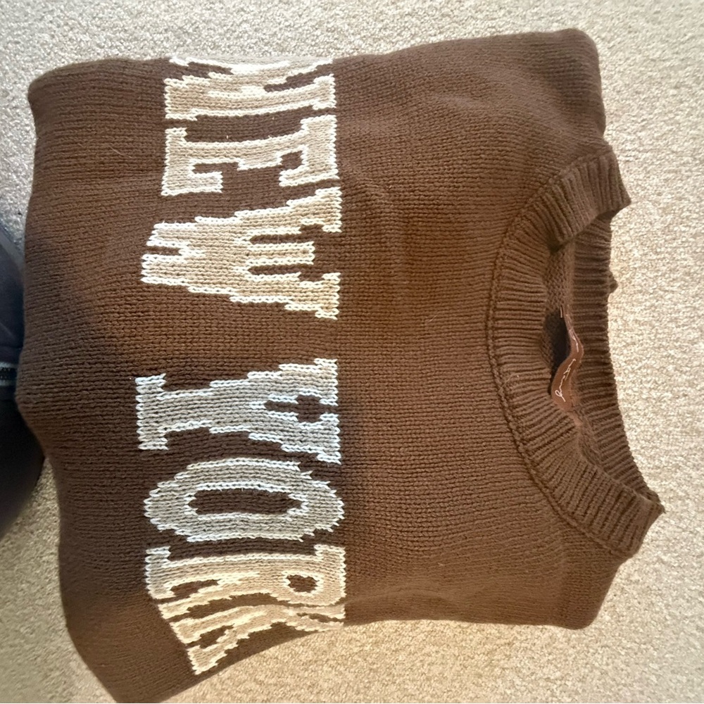 Brown 'New York' Sweater long sleeve from Beige Botany - Picture 4 of 6